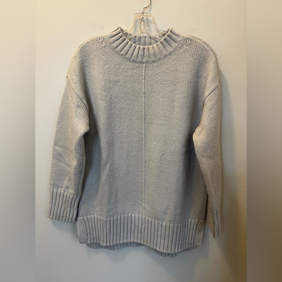 Ann Taylor Sweaters - Ann Taylor women’s gray knit wool blend oversized sweater. Size Small